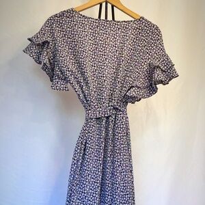 ~Max Studio~ ~size medium juniors~ ~black with white flower details~